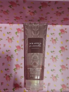 New Wrapped In Vanilla Body Cream Bath & Body Works